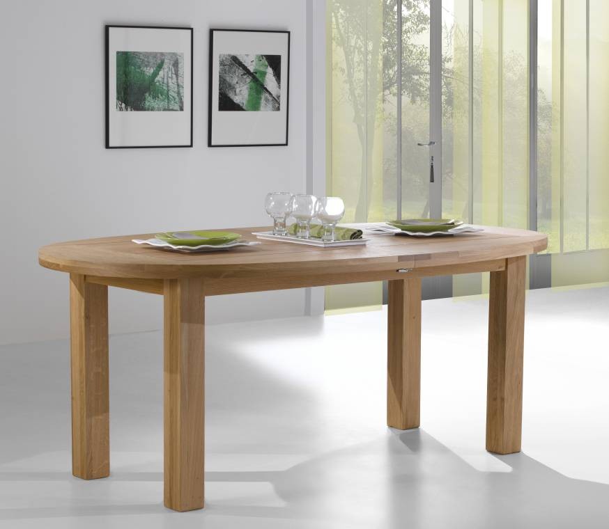 Table à manger ovale en bois massif ton chêne foncé de différentes tailles